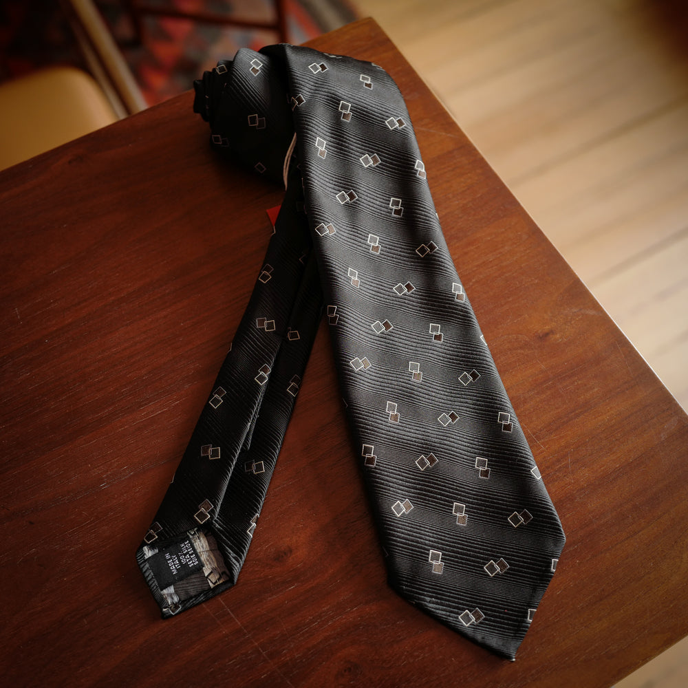 Black 7-Fold Silk Tie with woven Motif