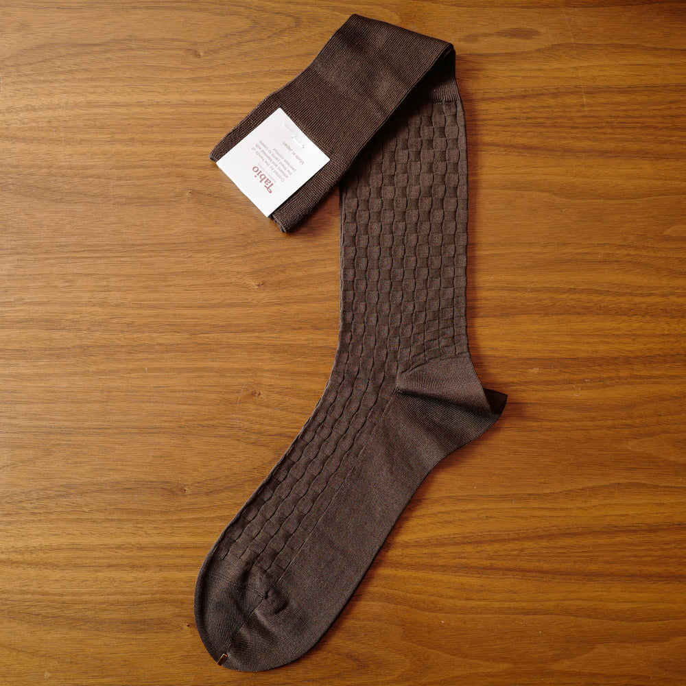 Brown over-the-calf Socks with Wavy Grid Patterns