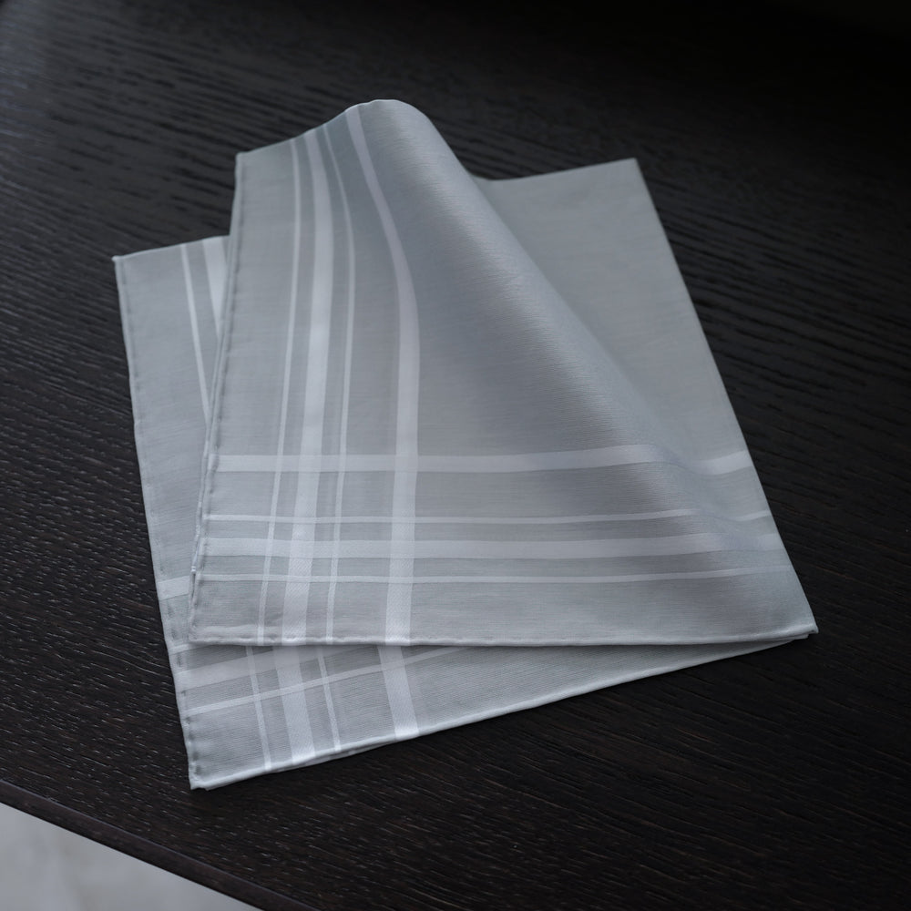 Sonate Pocket Square in Light Grey