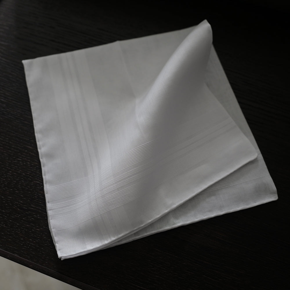 Romantique Pocket Square in White