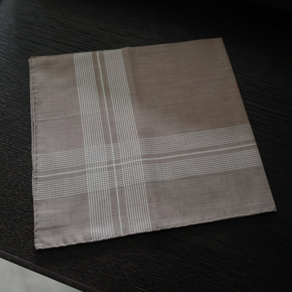 8059 Pocket Square in Tobacco