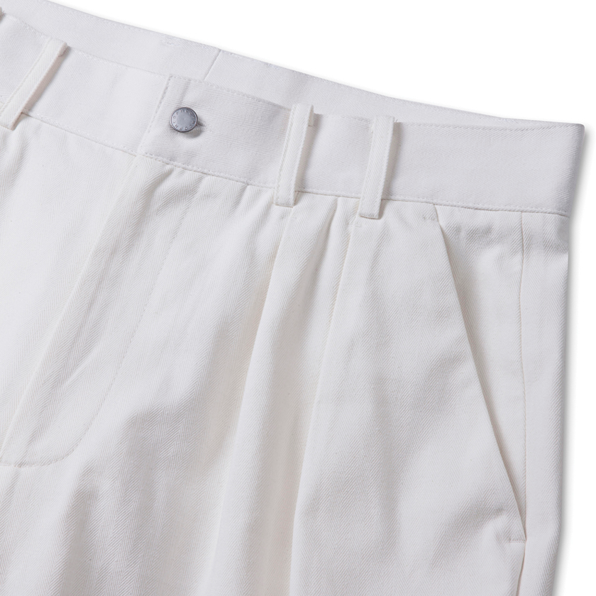 Pieghe Cotton Shorts in Ivory Herringbone