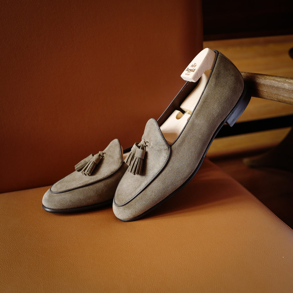 4951 Tassel Loafers in Sand Suede