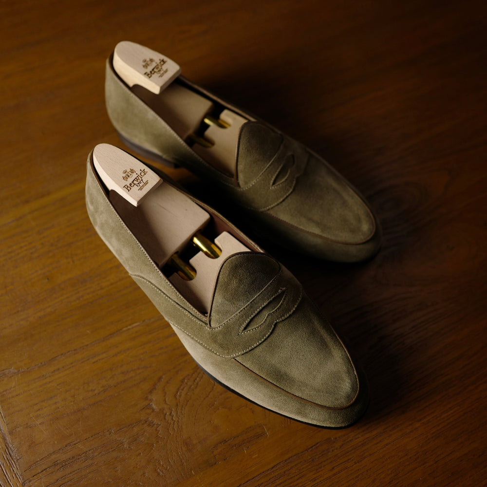 4952 Penny Loafers in Sand Suede