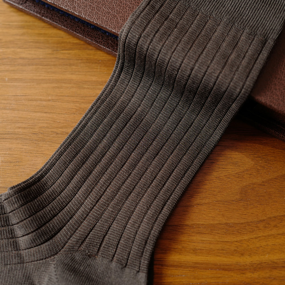 Brown DEOCELL® over-the-calf Ribbed Socks