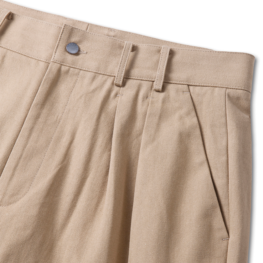 Pieghe Cotton Shorts in Beige Herringbone